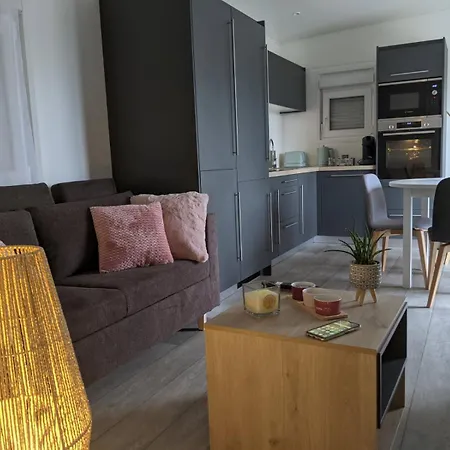 Les Petites Maisons Dans La Monterie - Le Jardin - Casa vacanze