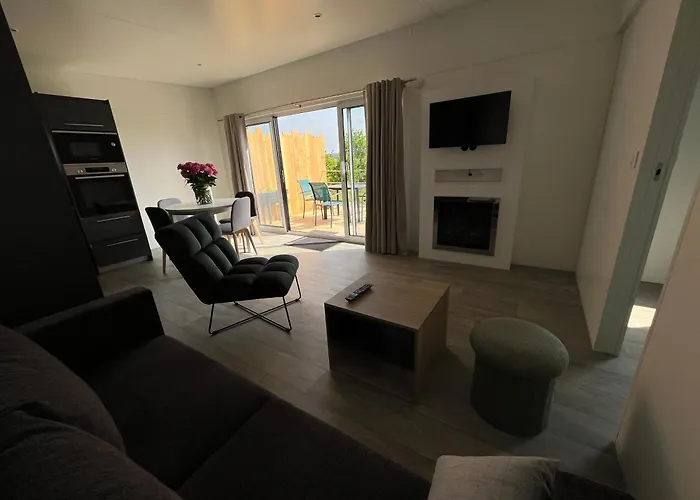 Les Petites Maisons Dans La Monterie - Le Jardin -