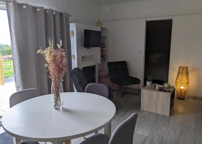 Les Petites Maisons Dans La Monterie - Le Jardin - Ferienhaus Saint-Lô